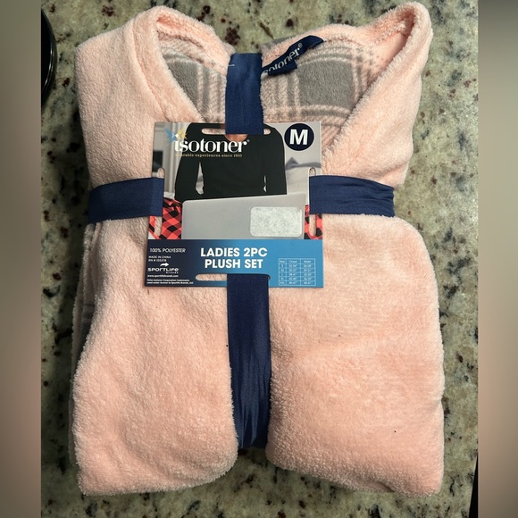 isotoner Intimates & Sleepwear Nwt Isotoner Ladues 2 Piece Lush